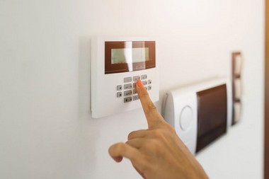 User-friendly Ballard home alarm system in WA near 98117